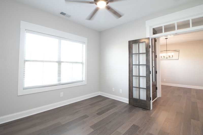 1441 Hereford Blvd - Photo 2 of 31