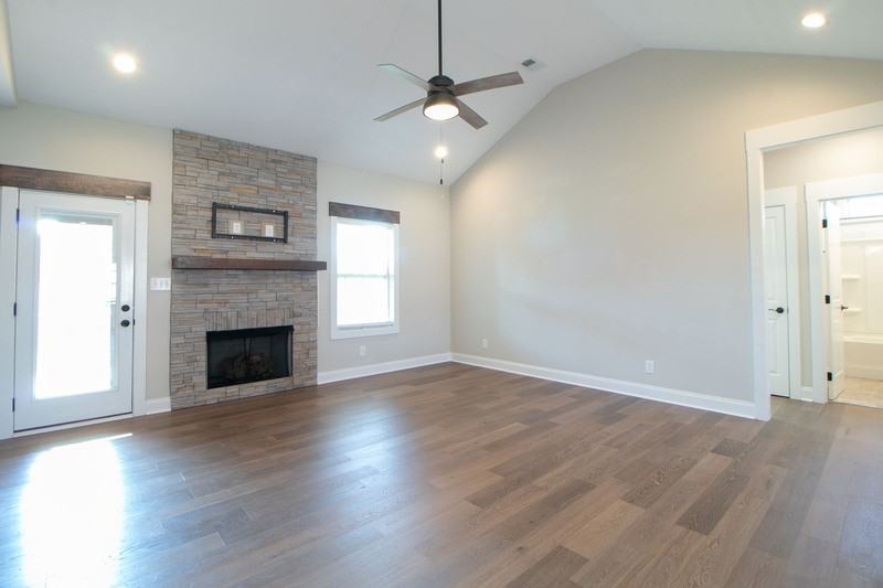 1441 Hereford Blvd - Photo 7 of 31