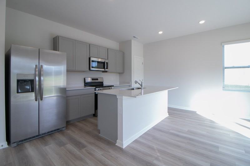 1247 Ross Farms Blvd - Photo 5 of 25
