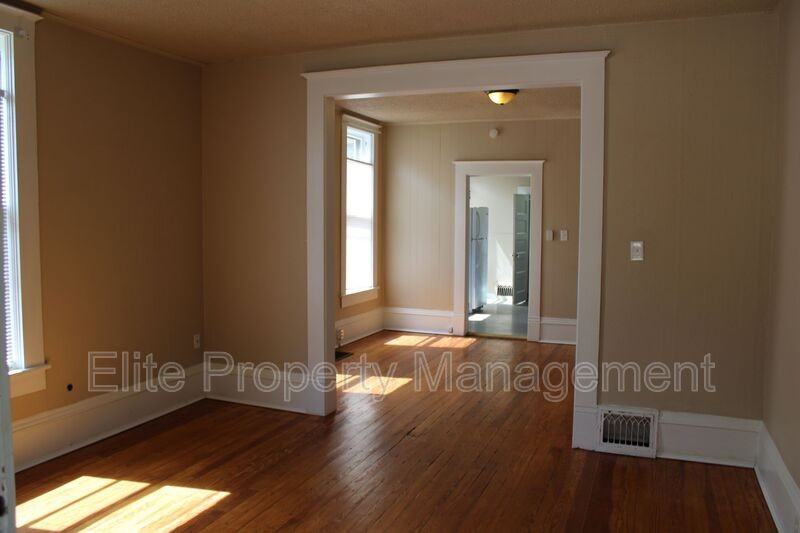 324 W Routt Ave - Photo 3 of 13