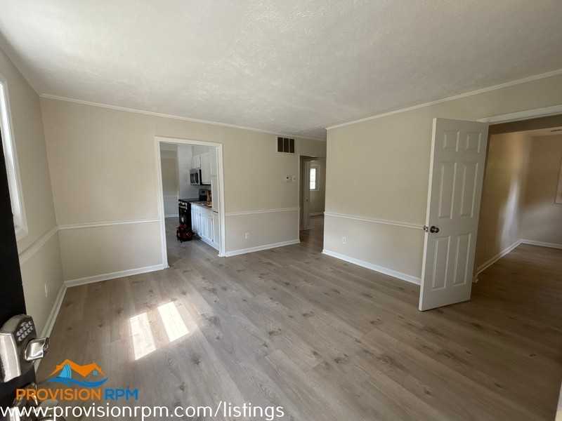 50 Baldy Ave - Photo 4 of 26