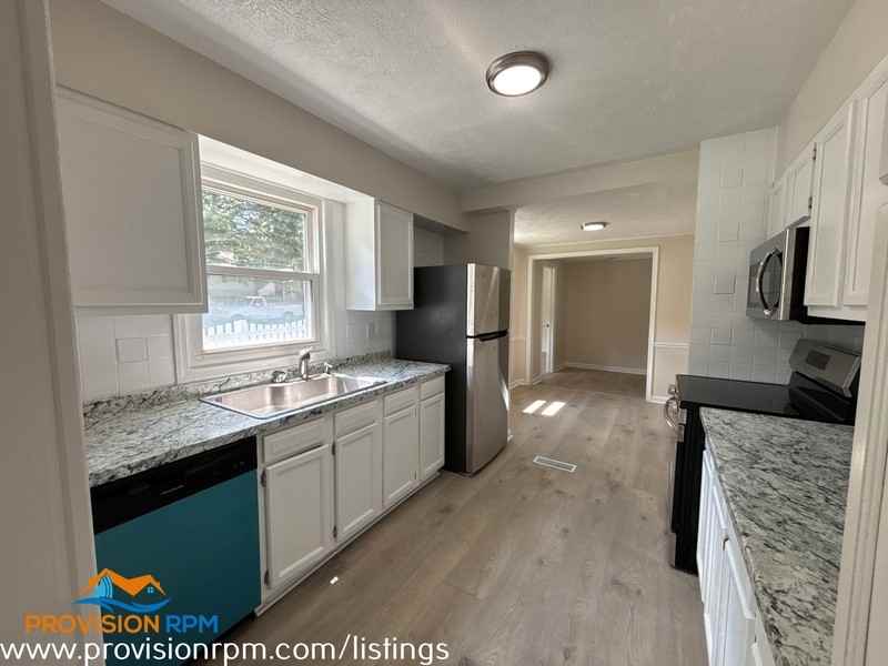 50 Baldy Ave - Photo 5 of 26