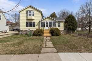 featured image of 97 Hamilton Pl