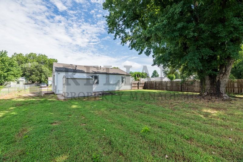 301 Lamar Ct - Photo 6 of 25
