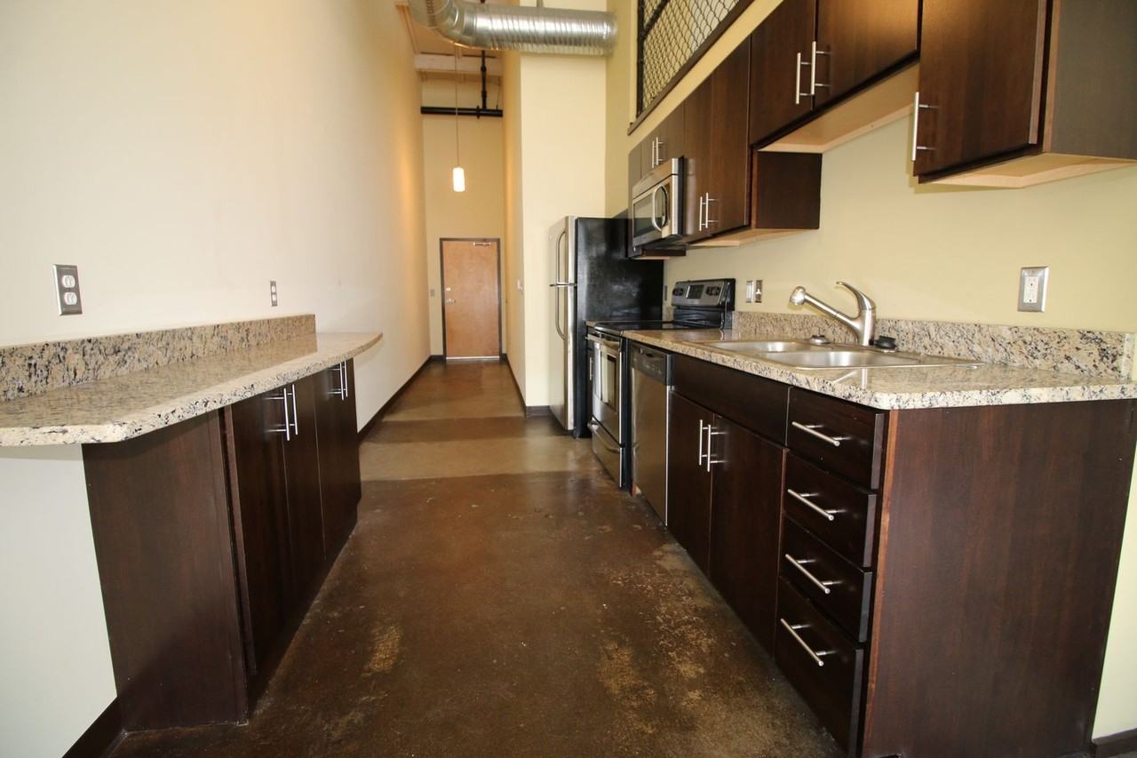 360 Stockton St - Photo 7 of 7