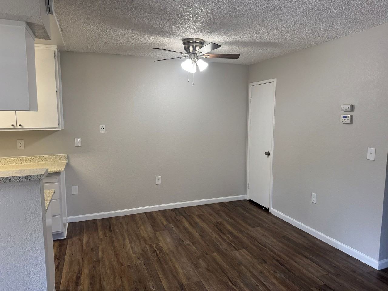 Van Alstine 2 bedroom Apartments 1/2 off 1st month - Photo 3 of 17