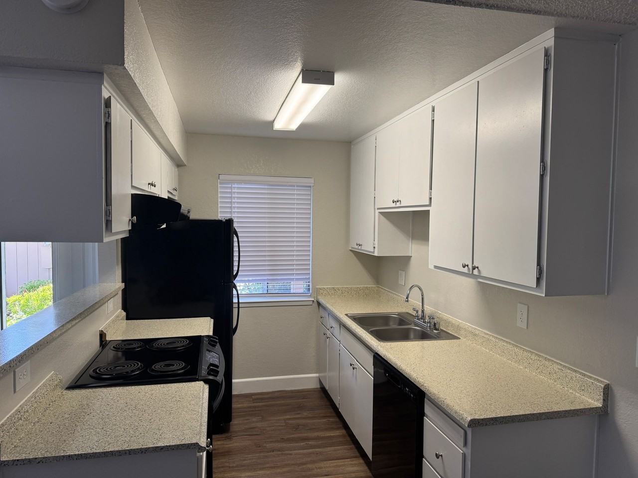 Van Alstine 2 bedroom Apartments 1/2 off 1st month - Photo 6 of 17