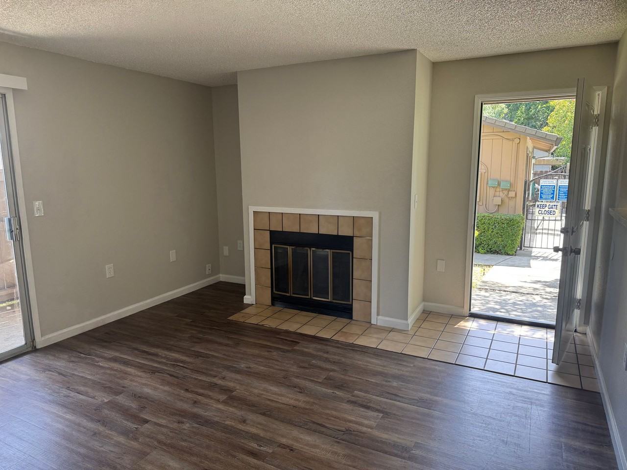 Van Alstine 2 bedroom Apartments 1/2 off 1st month - Photo 7 of 17