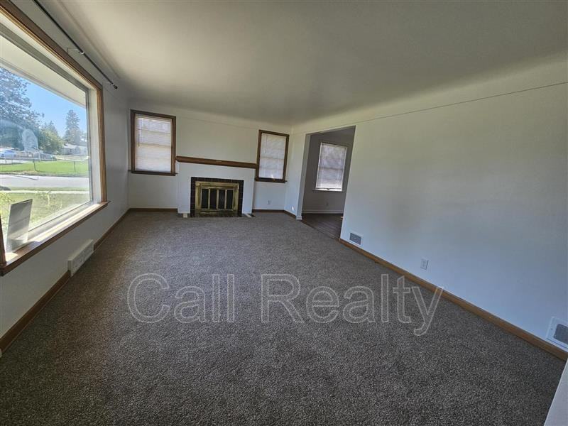 2338 W Walton Ave - Photo 2 of 22