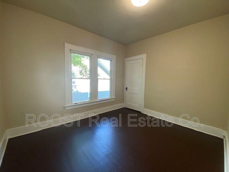 557/559 E Madison Ave #557 - Photo 3 of 11