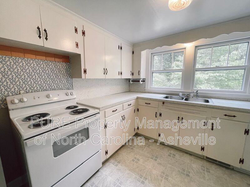 33 Little Rock Rd - Photo 3 of 19