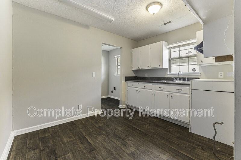 3729 Maple Ave Sw - Photo 4 of 10