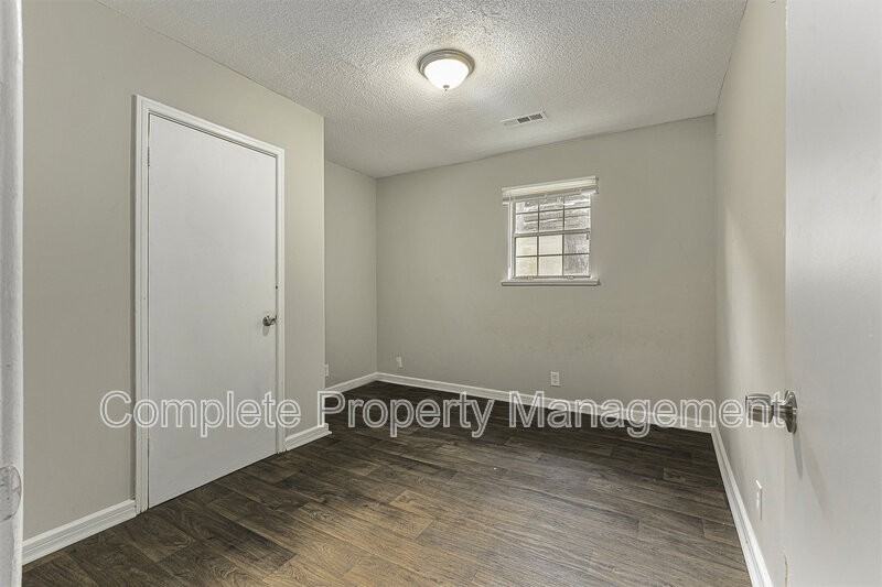 3729 Maple Ave Sw - Photo 7 of 10