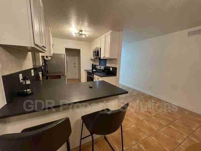 520 Ortiz Dr Ne - Photo 2 of 36