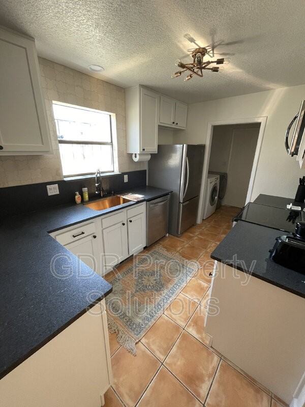 520 Ortiz Dr Ne - Photo 6 of 36