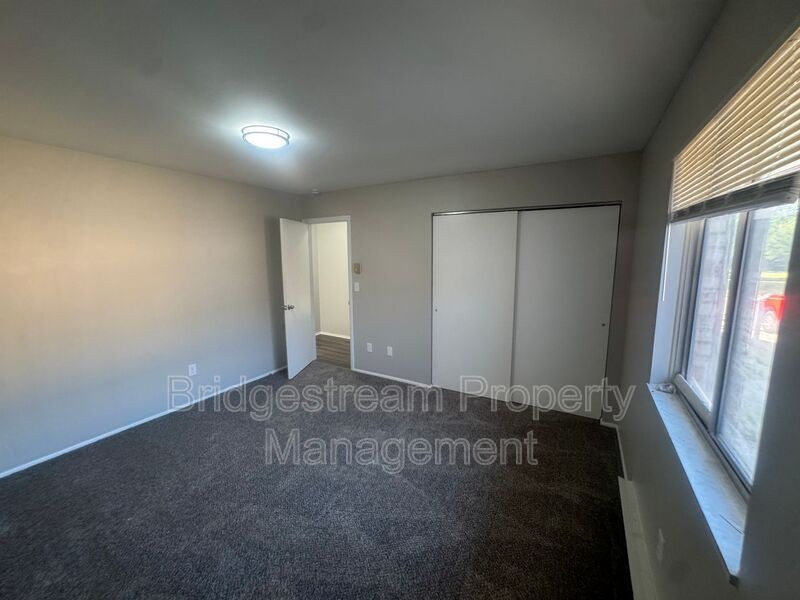 4333 Powell Rd - Photo 5 of 14