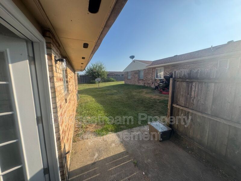 4333 Powell Rd - Photo 7 of 14
