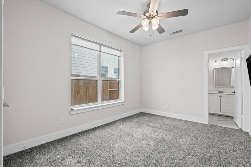 2201 W Devitt St - Photo 6 of 12