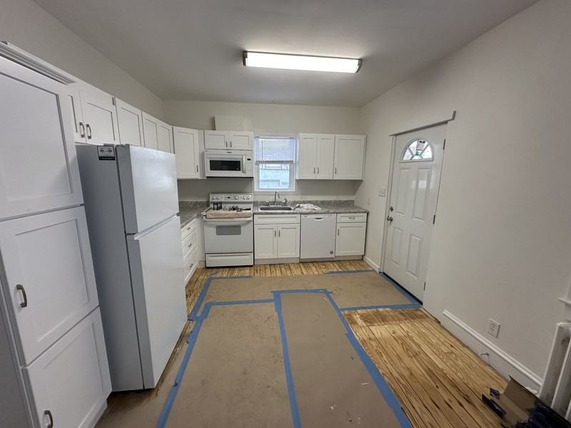 35 W Fulton St - Photo 3 of 10