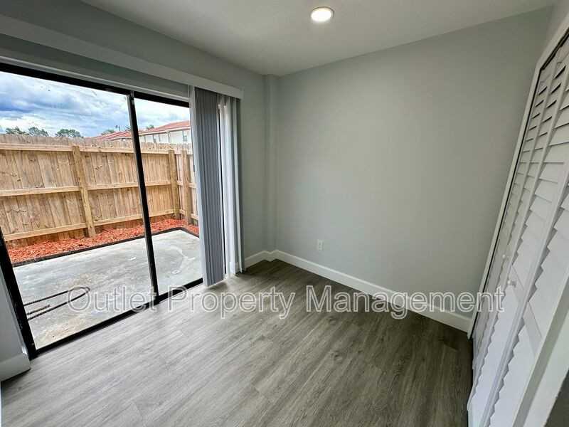 6291 Arlington Ct #215 - Photo 6 of 17