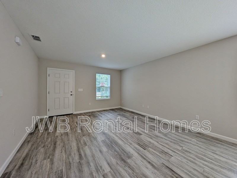 6418 Paragon St - Photo 4 of 11