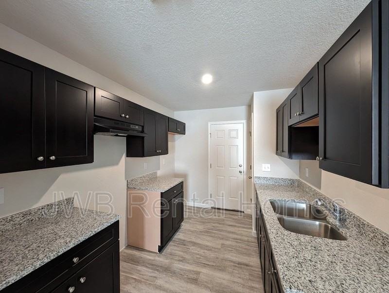 6418 Paragon St - Photo 6 of 11