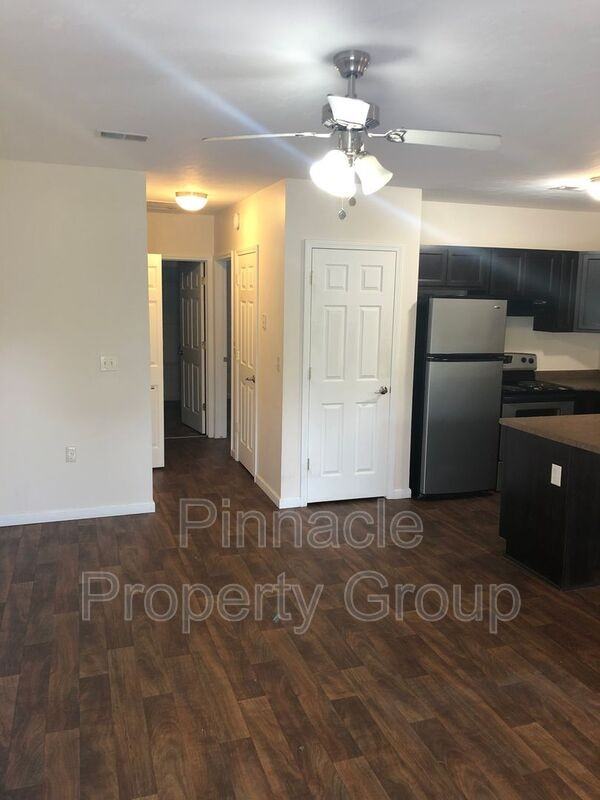 7213 Maple Valley Rd - Photo 3 of 10