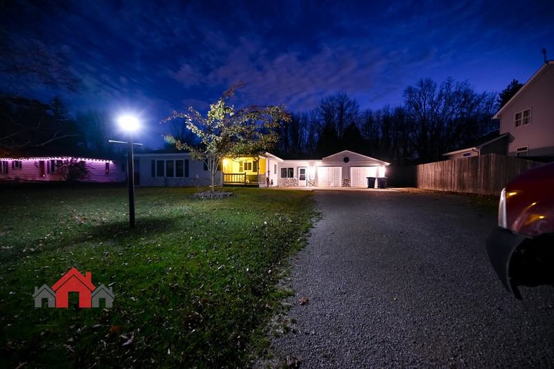 1119 Riverside Dr - Photo 3 of 34