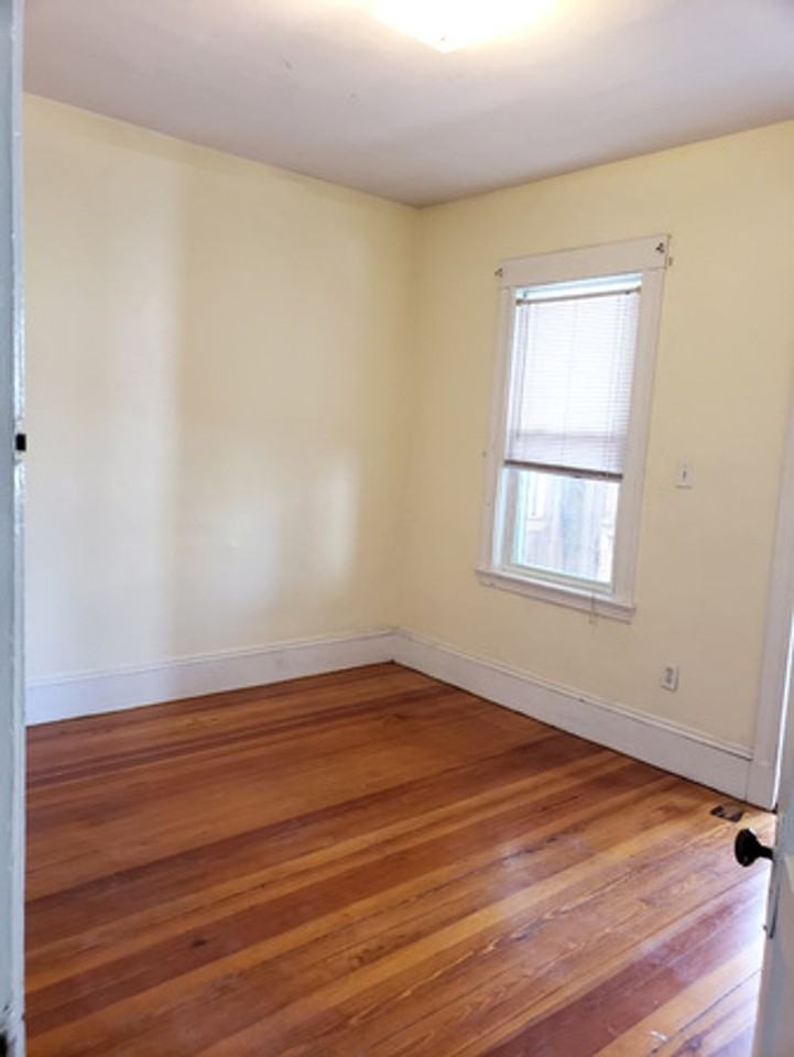 346 Faneuil St - Photo 4 of 25