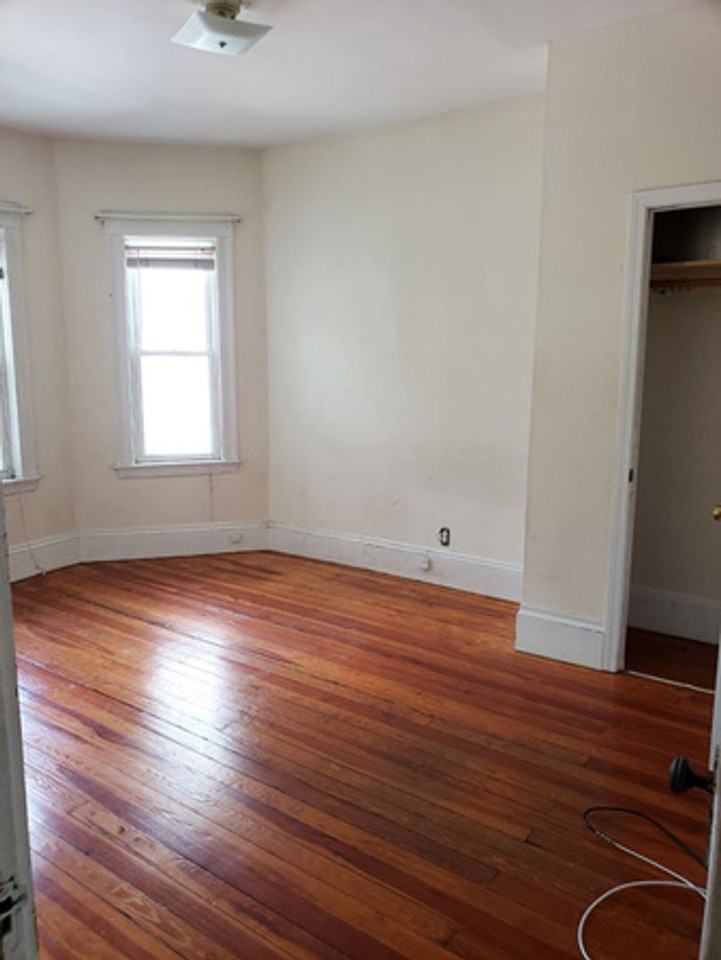 346 Faneuil St - Photo 5 of 25