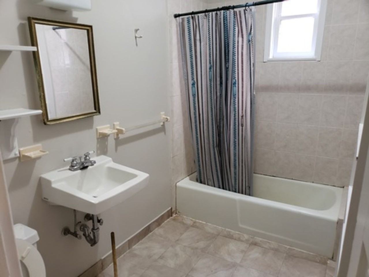 346 Faneuil St - Photo 6 of 25