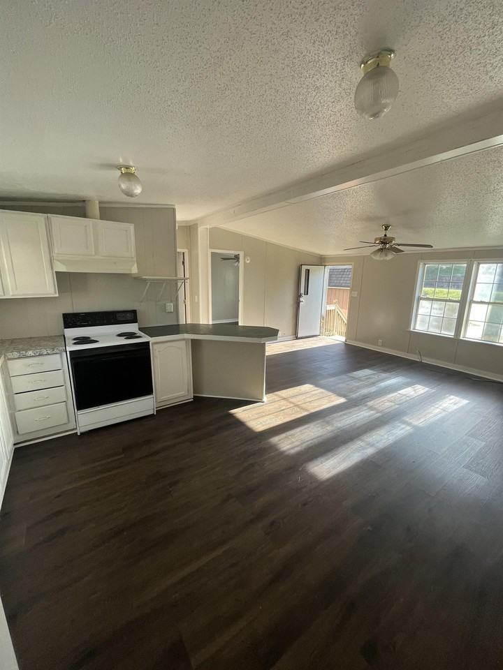 702 Solar Lane - Photo 2 of 9