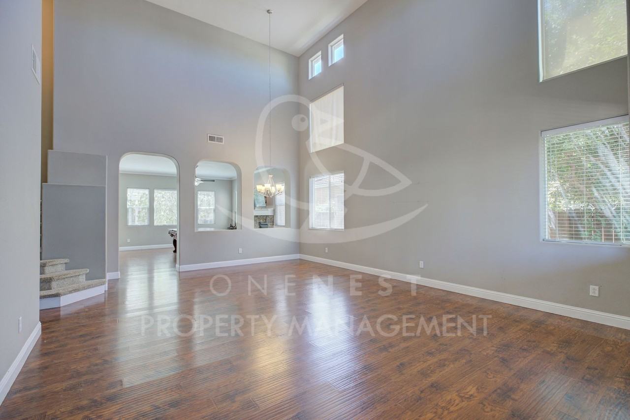 1396 Meadow Ranch St - Photo 2 of 28
