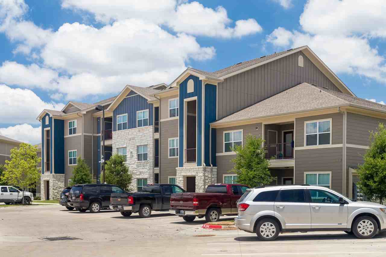 Pointe at Ben White - Photo 5 of 9