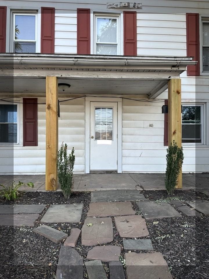 610 East Main Street - Photo 3 of 10