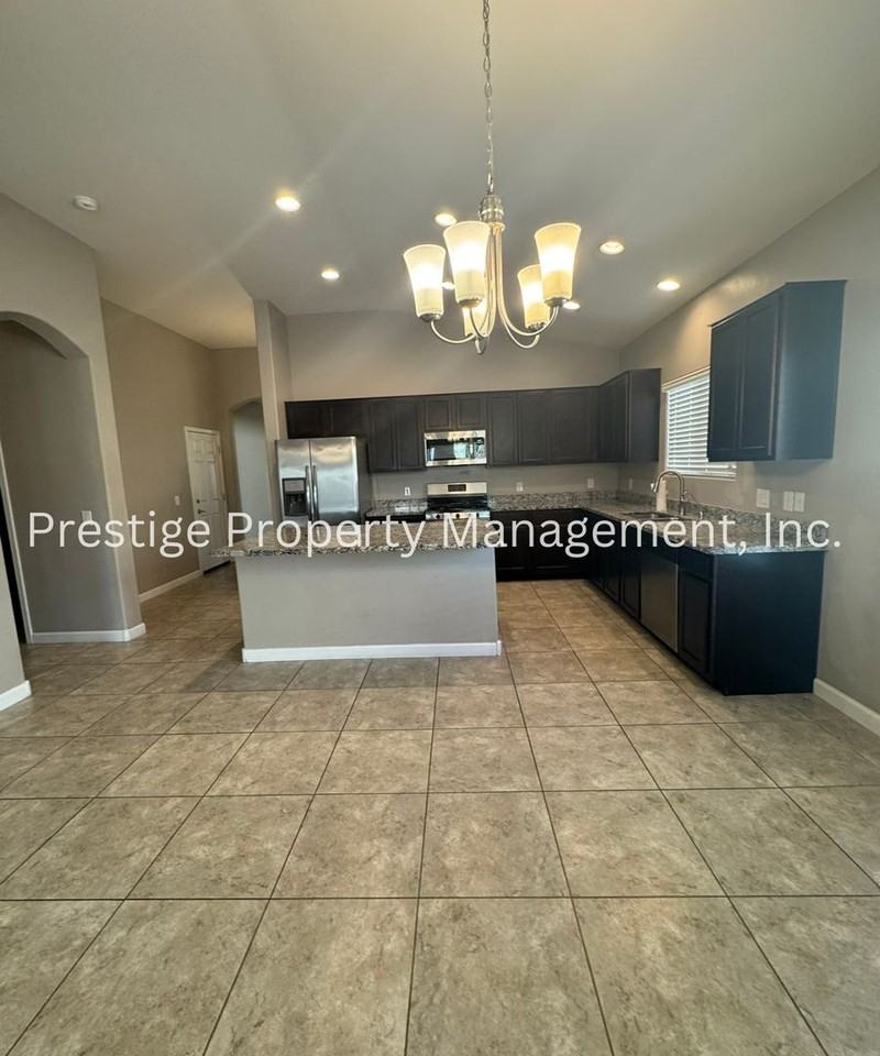 9073 W Birchover Dr - Photo 6 of 27