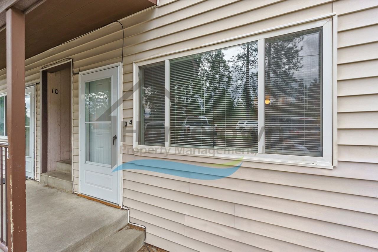 703 N Compton St - Photo 5 of 30