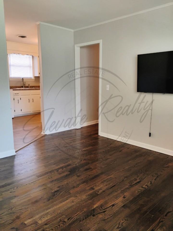 606 Ellen Dr #B - Photo 3 of 18