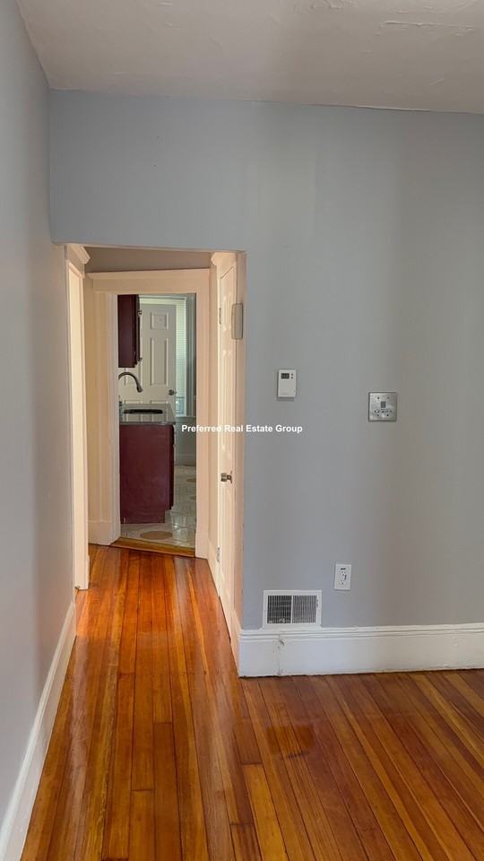 52 Stonehurst St #3 - Photo 5 of 15