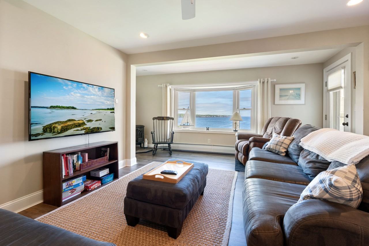 116 Broadway - Photo 4 of 46