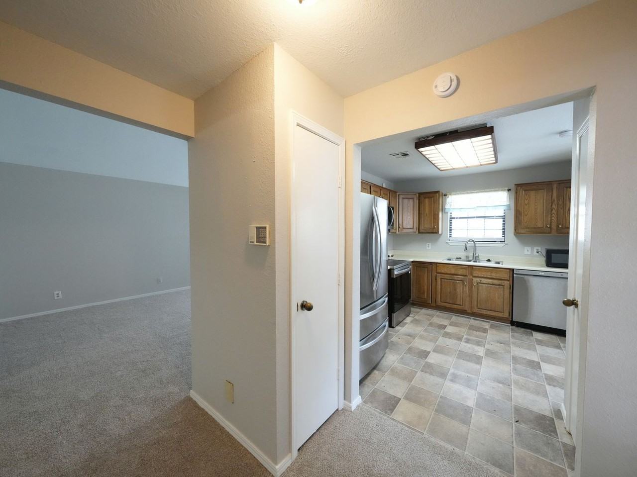 6327 S 90th East Ave - Photo 7 of 20