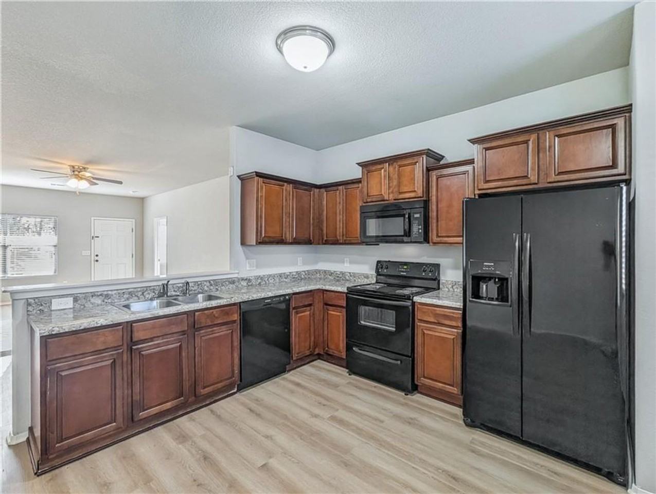 848 Nw Evans Cir - Photo 2 of 22