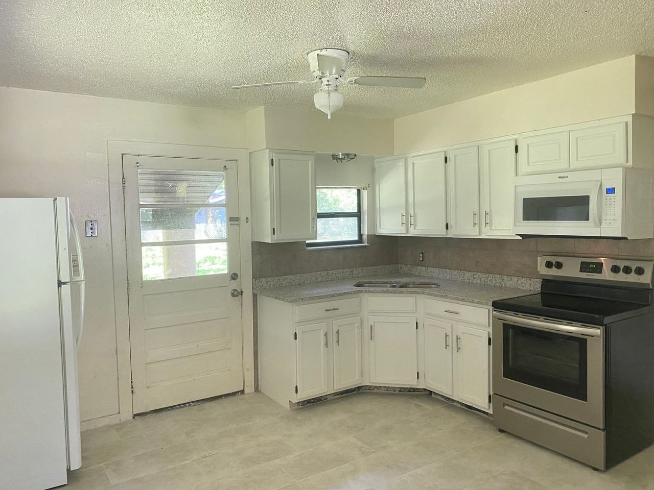 11421 Se 59th Ter - Photo 4 of 11
