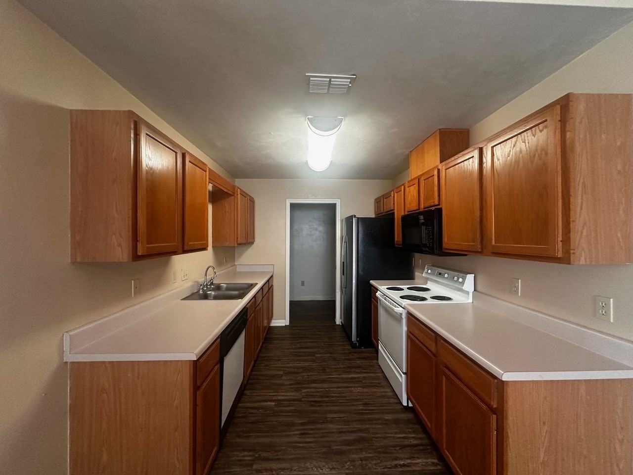 7206 Jaffrey Ct - Photo 3 of 13