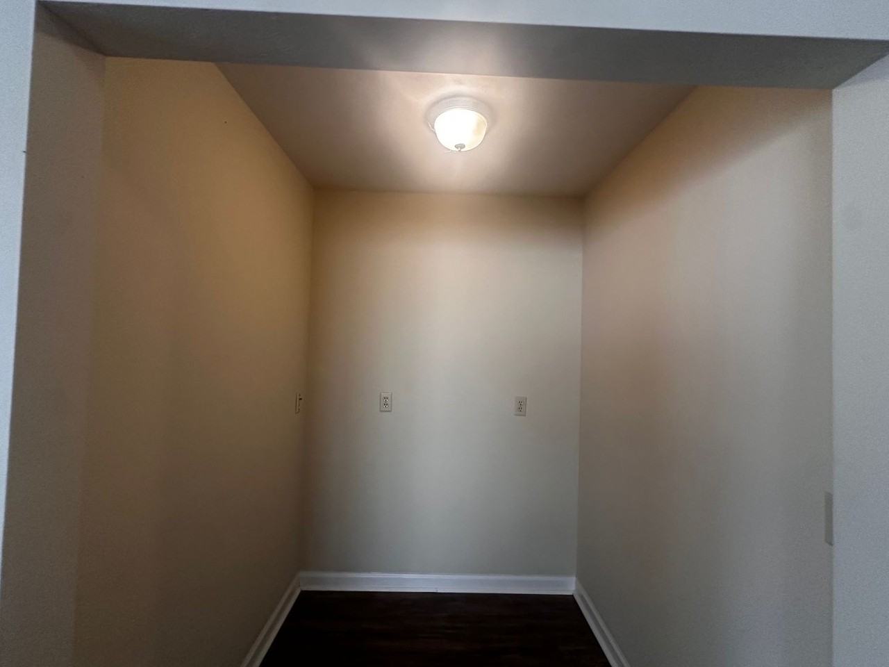 7206 Jaffrey Ct - Photo 5 of 13