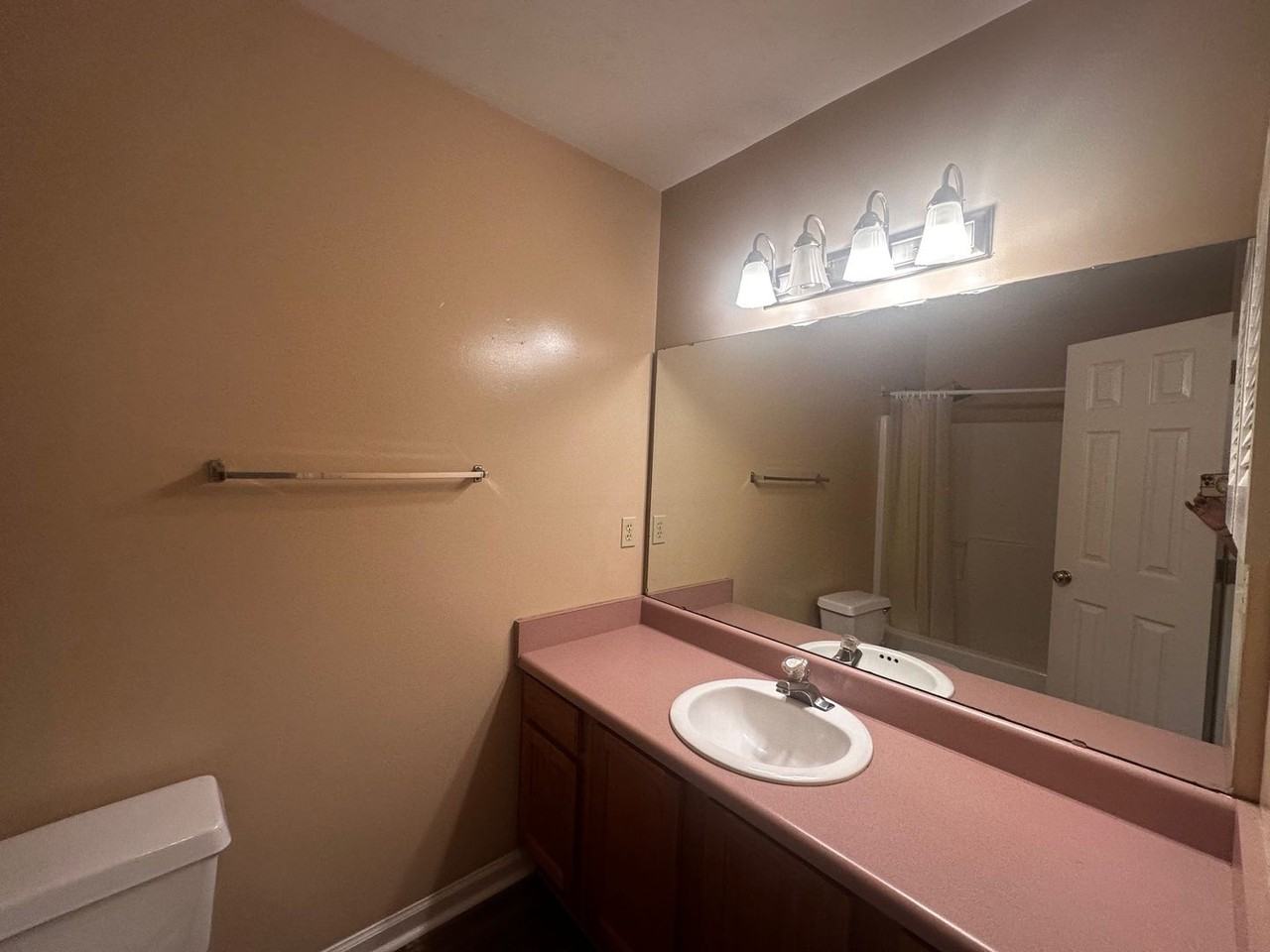 7206 Jaffrey Ct - Photo 7 of 13