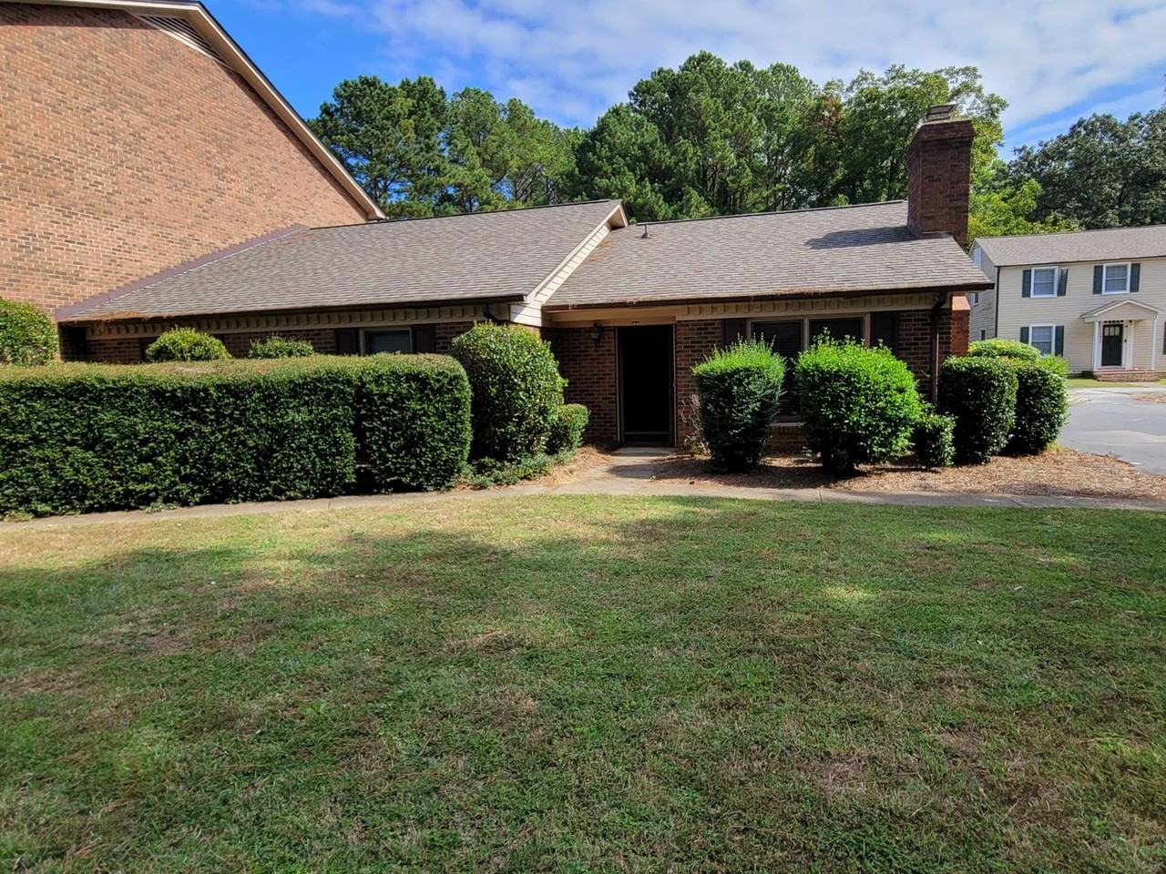 1650 India Hook Rd - Photo 3 of 11