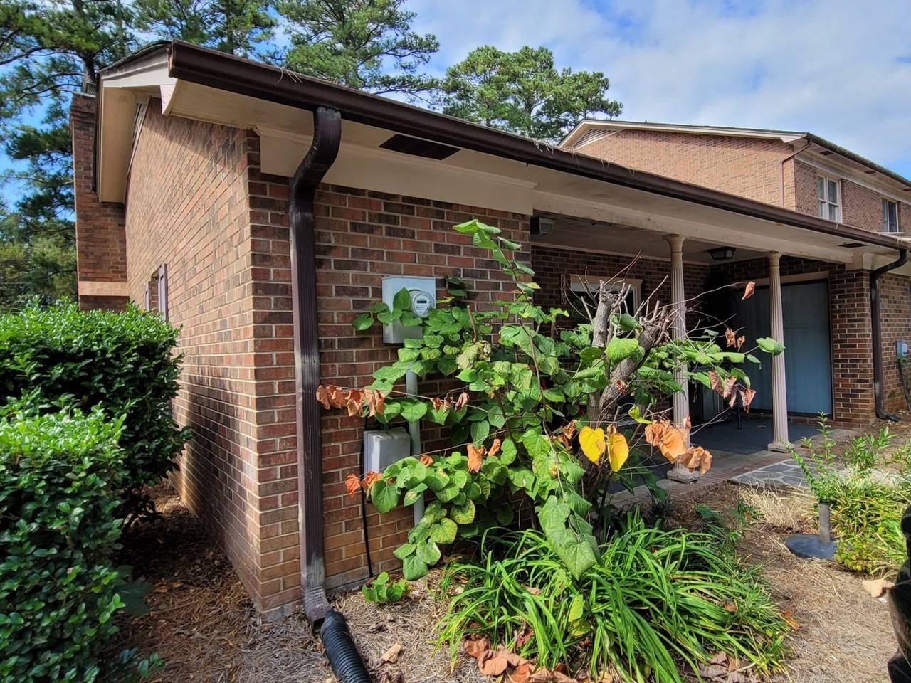 1650 India Hook Rd - Photo 4 of 11