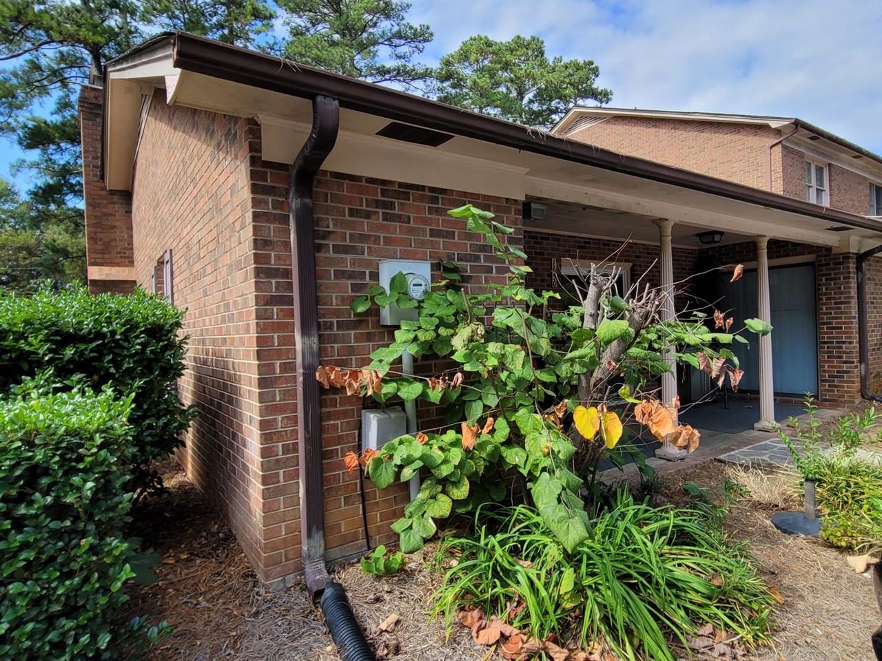 1650 India Hook Rd - Photo 5 of 11