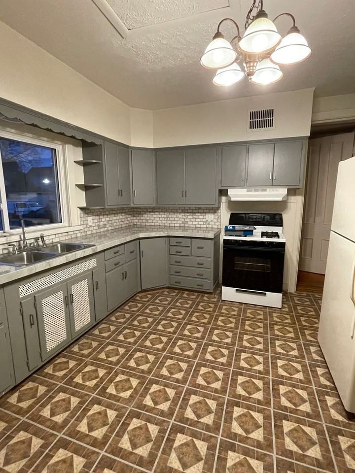 203 S 6th St #1 - Photo 6 of 13
